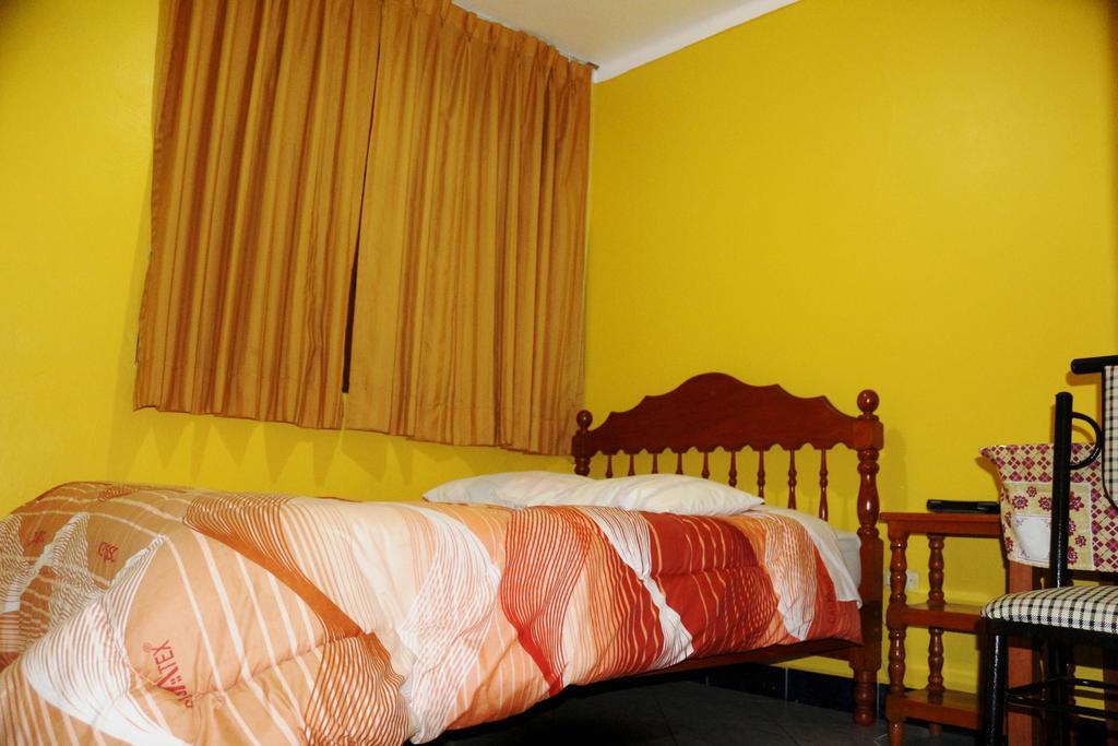 Hospedaje Karol Hotel Ayacucho Kamer foto